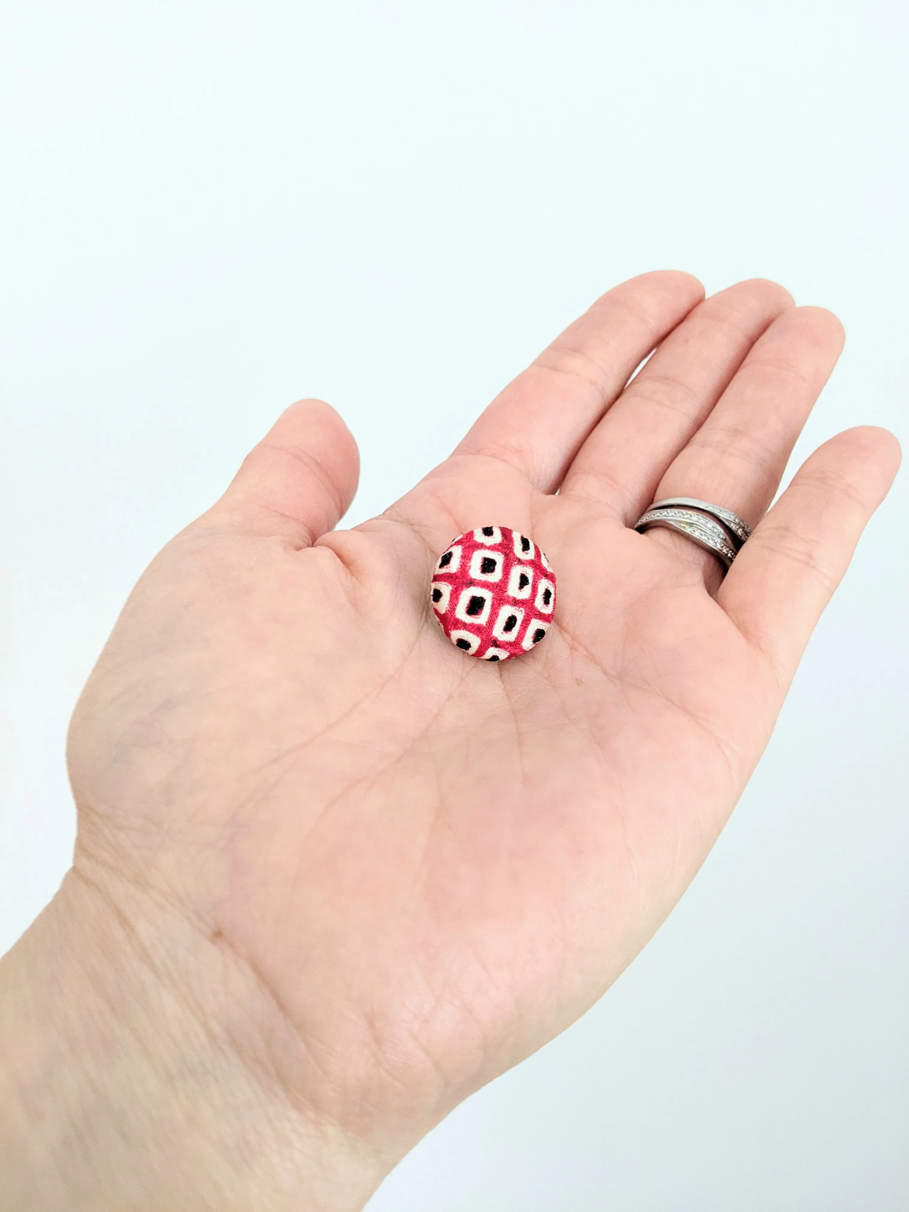 Shibori Button Earring - red